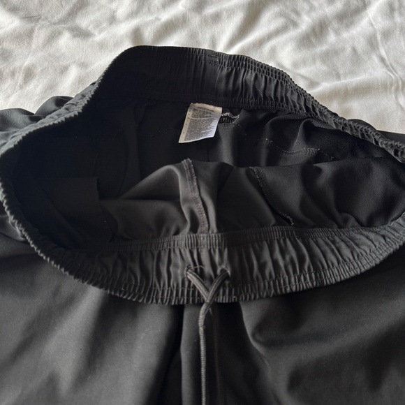 Reebok Men's Lightweight Running Gym‎ Shorts Black Large Pockets Drawstring - Picture 7 of 12